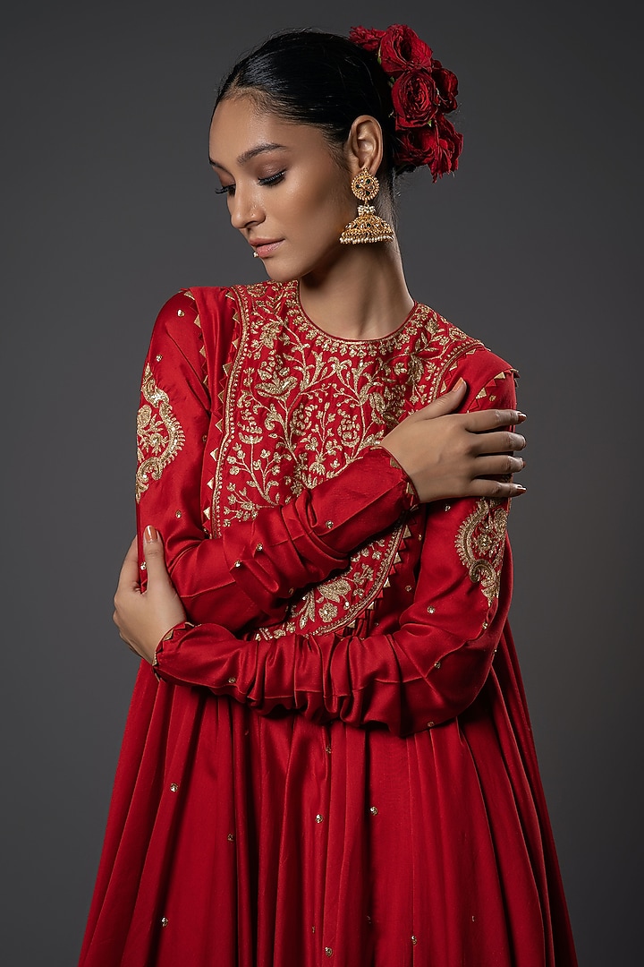 Wine Red Chanderi Silk Floral Embroidered Kalidar Bridal Anarkali Set by Rohit Bal at Pernia's Pop Up Shop