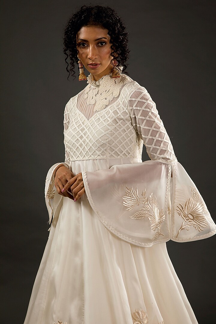 Ivory Bridal Anarkali Set With Resham & Thread Embroidery by Rohit Bal at Pernia's Pop Up Shop