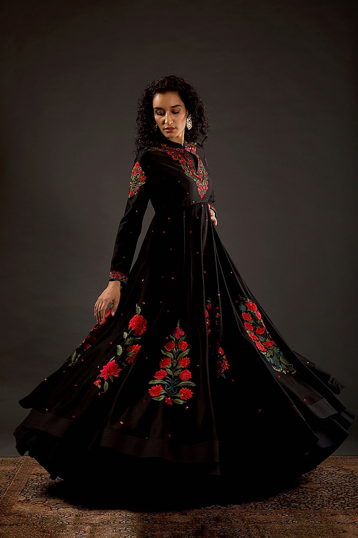 Black Hand Embroidered Bridal Anarkali Set by Rohit Bal at Pernia's Pop Up Shop