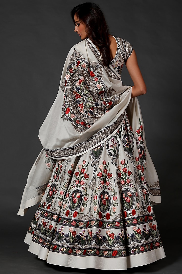 Ivory Machine Embroidered Bridal Lehenga Set by Rohit Bal at Pernia's Pop Up Shop