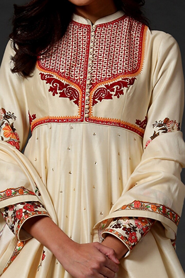 Ivory Chanderi Silk Digital Printed Bridal Anarkali Set by Rohit Bal at Pernia's Pop Up Shop