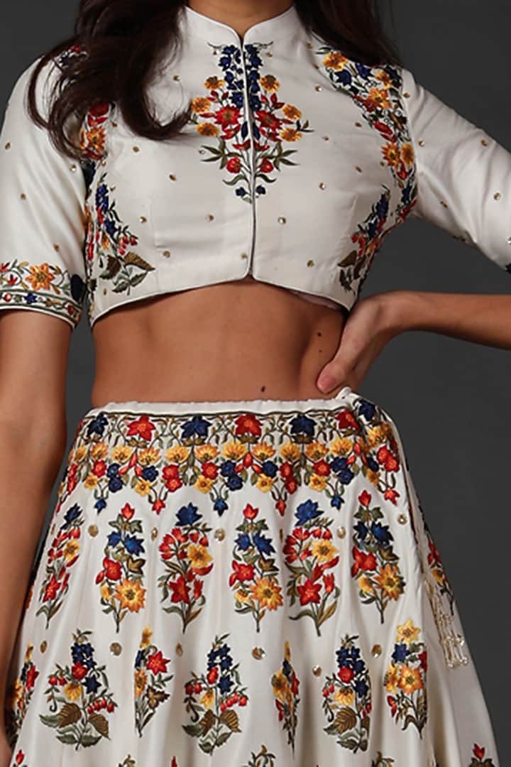 Ivory Embroidered Bridal Lehenga Set by Rohit Bal at Pernia's Pop Up Shop