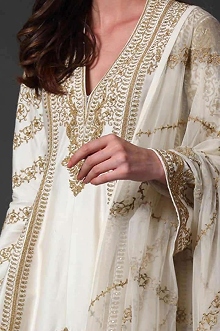 Ivory Hand Embroidered Kurta Set by Rohit Bal at Pernia's Pop Up Shop