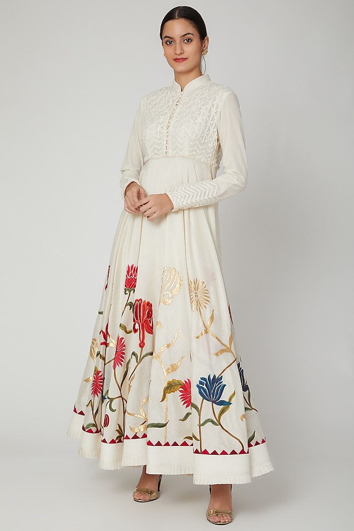 Ivory Chanderi Embroidered Anarkali Set by Rohit Bal