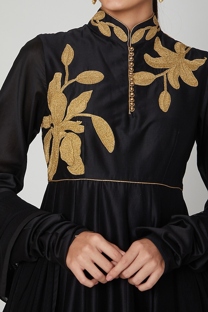 Black Printed Kurta Skirt Set by Rohit Bal at Pernia's Pop Up Shop