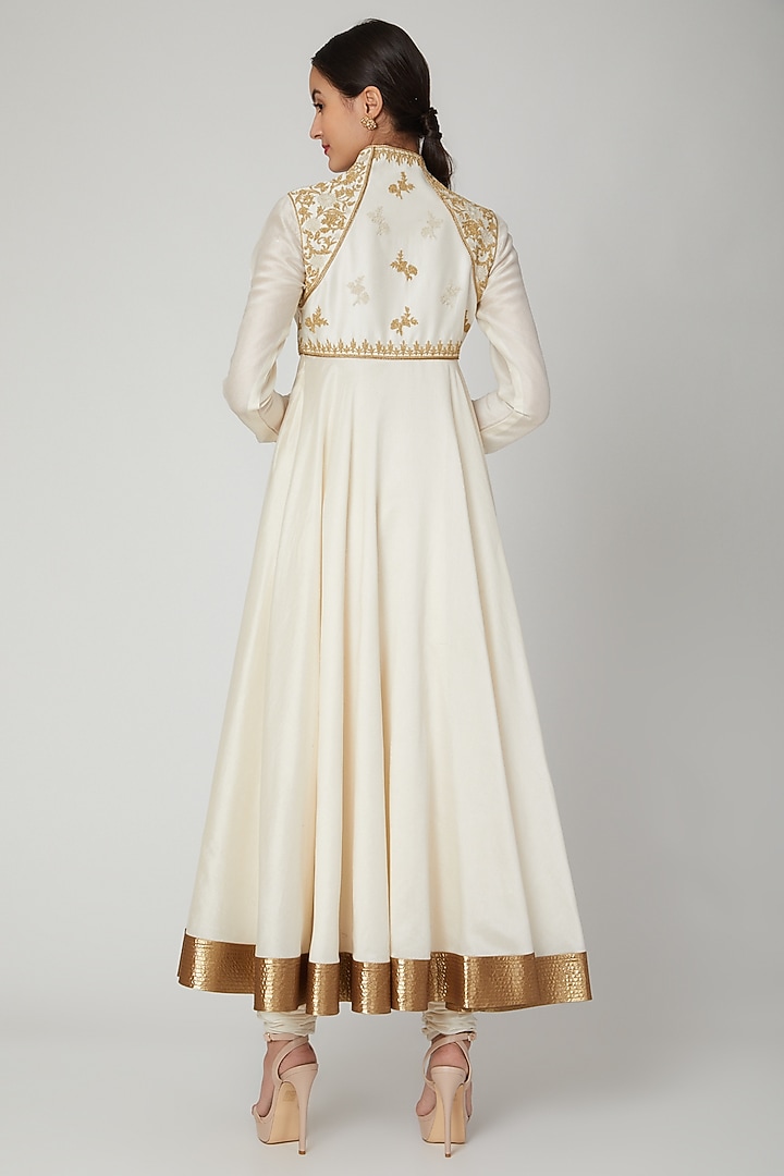 Ivory Embroidered Chanderi Wedding Anarkali Set by Rohit Bal at Pernia's Pop Up Shop
