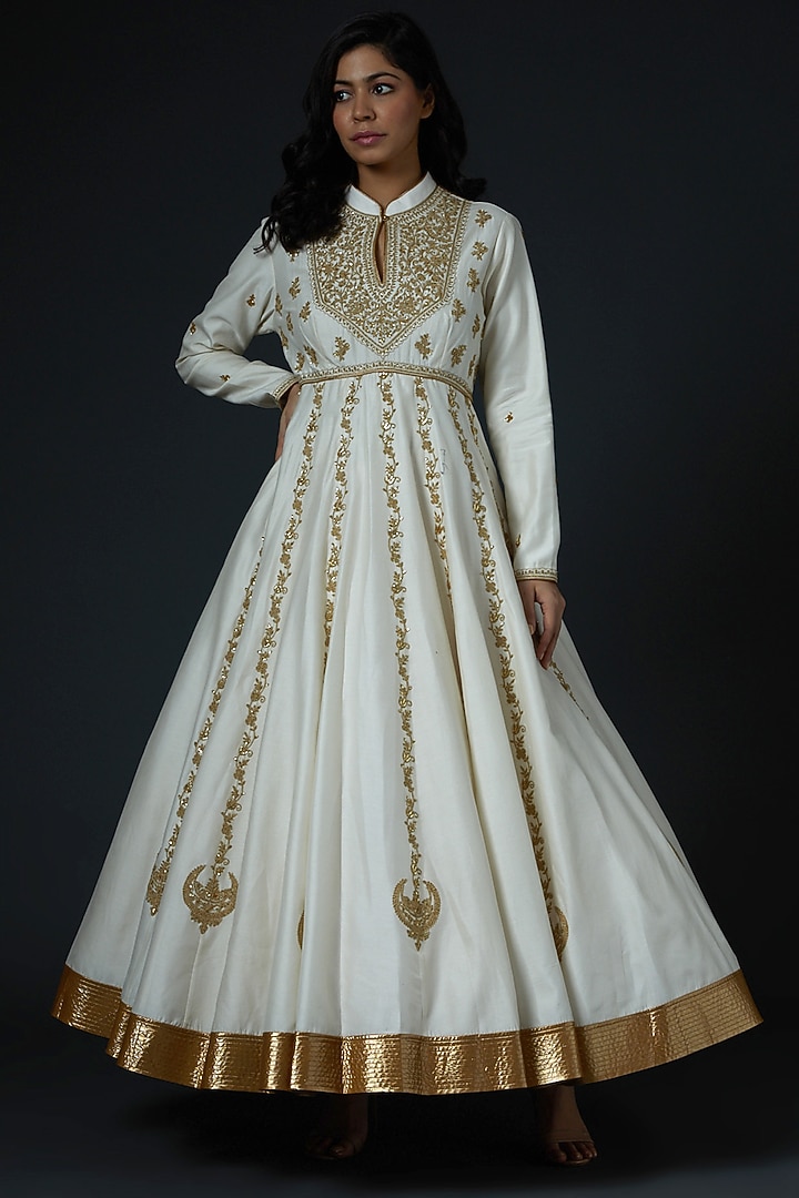 Ivory Hand Embroidered Bridal Anarkali Set by Rohit Bal at Pernia's Pop Up Shop