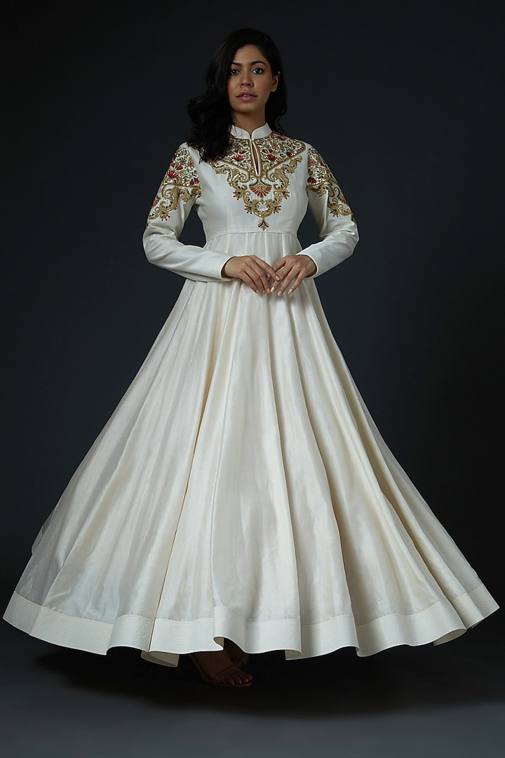 White Hand Embroidered Wedding Anarkali Set by Rohit Bal at Pernia's Pop Up Shop