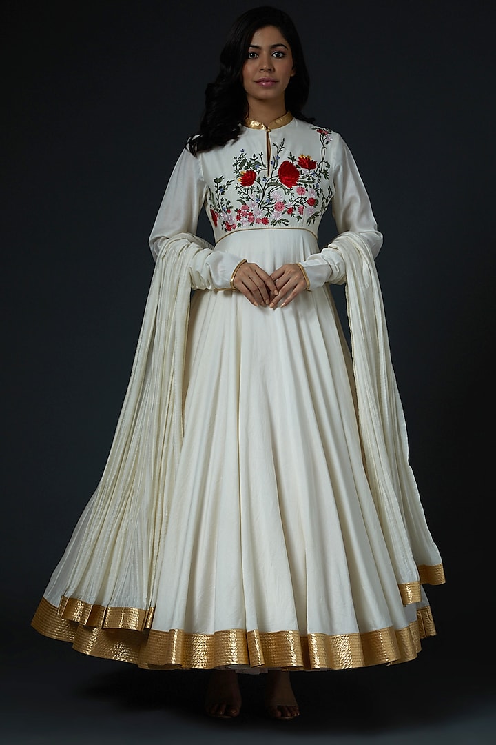 Ivory Wedding Anarkali Set With Embroidery by Rohit Bal at Pernia's Pop Up Shop