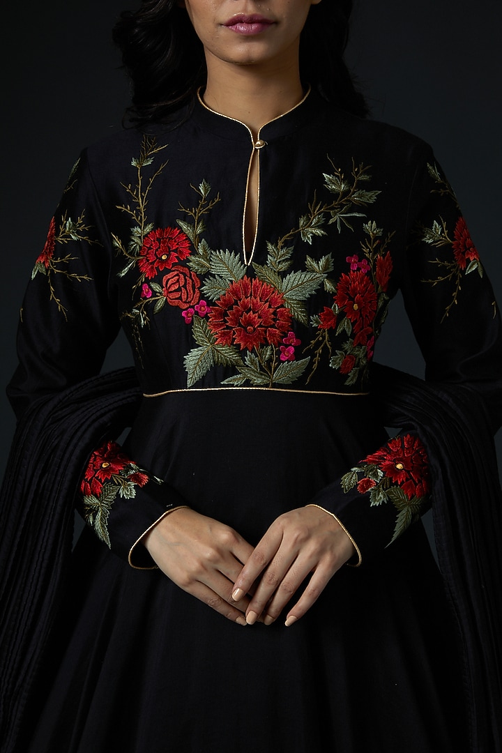Maroon Embroidered Wedding Anarkali Set by Rohit Bal at Pernia's Pop Up Shop