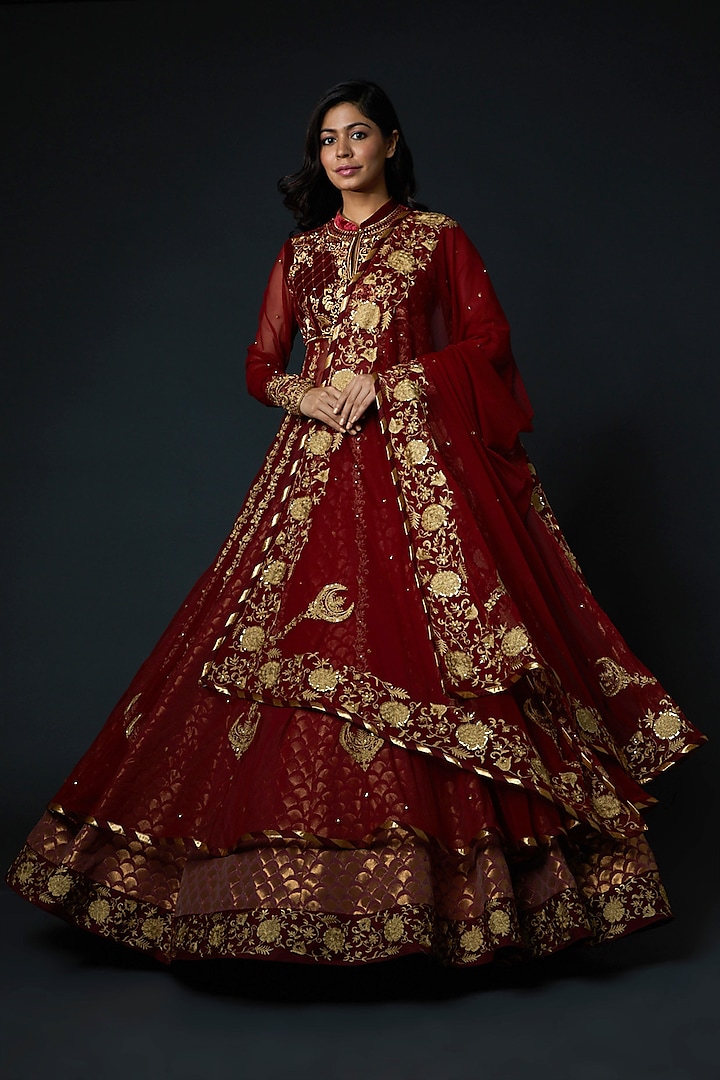 Red Embroidered Anarkali Set by Rohit Bal at Pernia's Pop Up Shop