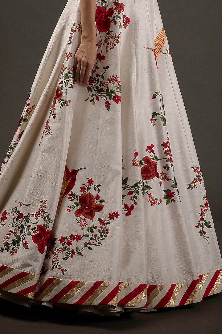 Ivory Chanderi Embroidered Bridal Lehenga Set by Rohit Bal at Pernia's Pop Up Shop