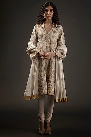 Ivory Chanderi Silk Embroidered Kurta Set by Rohit Bal