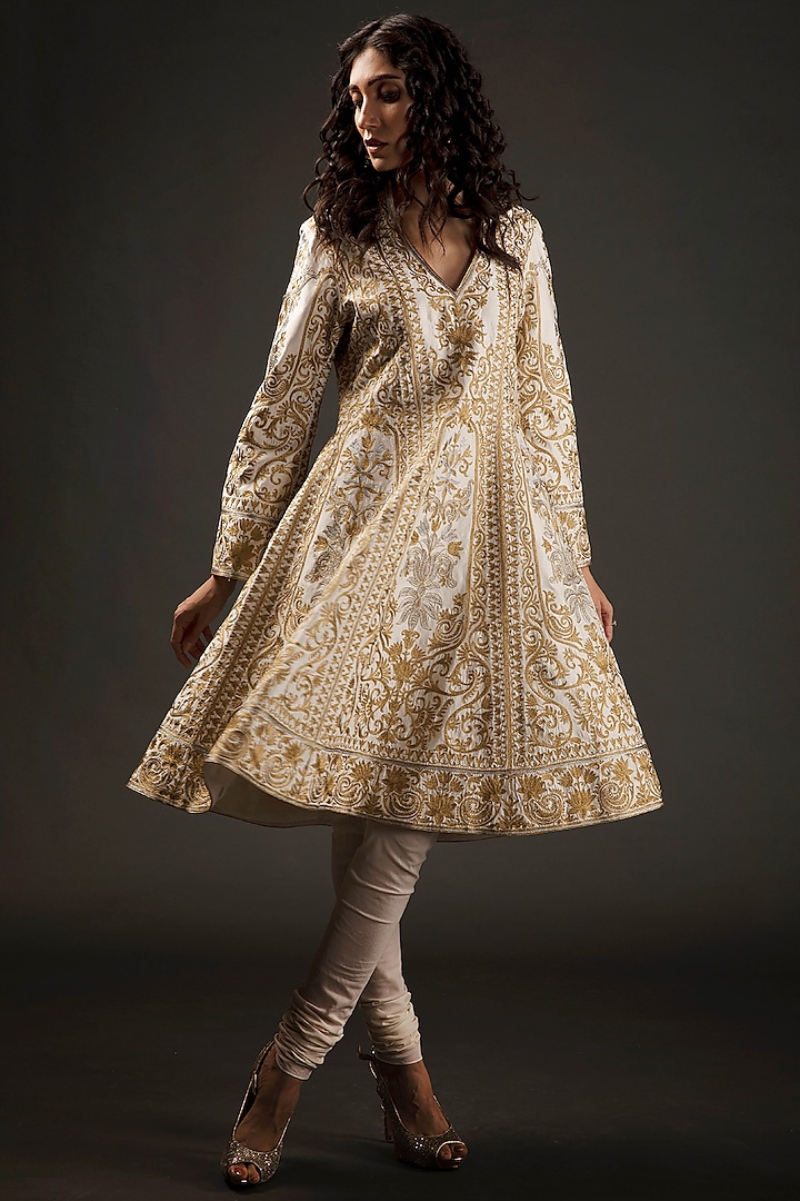 Ivory Chanderi Silk Embroidered Kurta Set by Rohit Bal at Pernia's Pop Up Shop