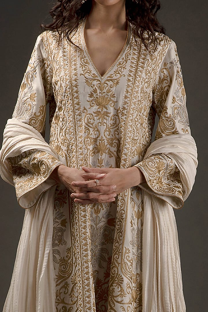 Ivory Chanderi Silk Embroidered Kurta Set by Rohit Bal at Pernia's Pop Up Shop