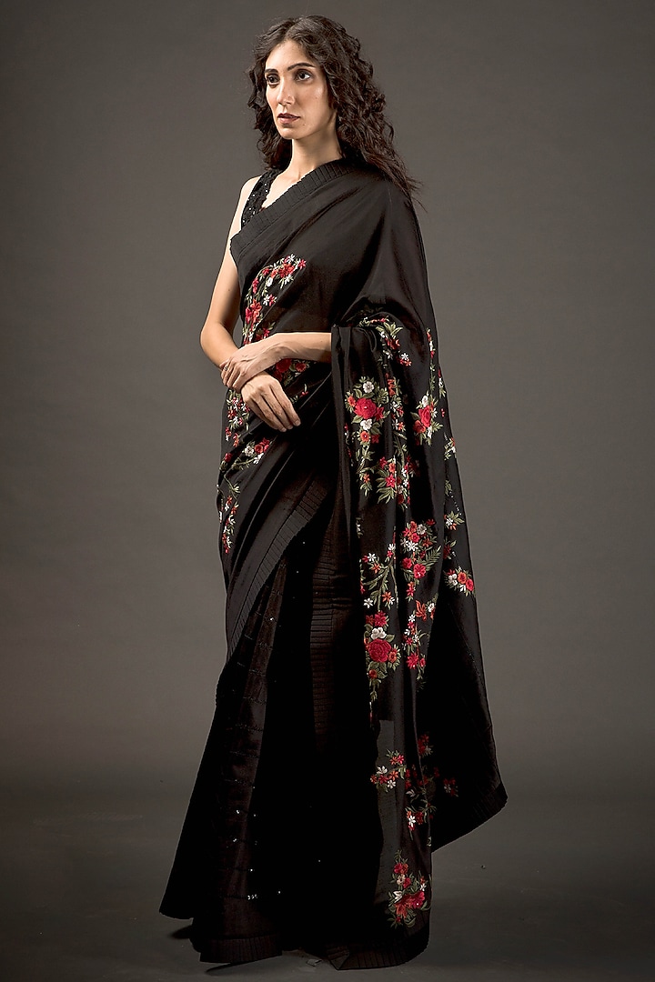 Black Chanderi Silk Embroidered Saree Set by Rohit Bal at Pernia's Pop Up Shop