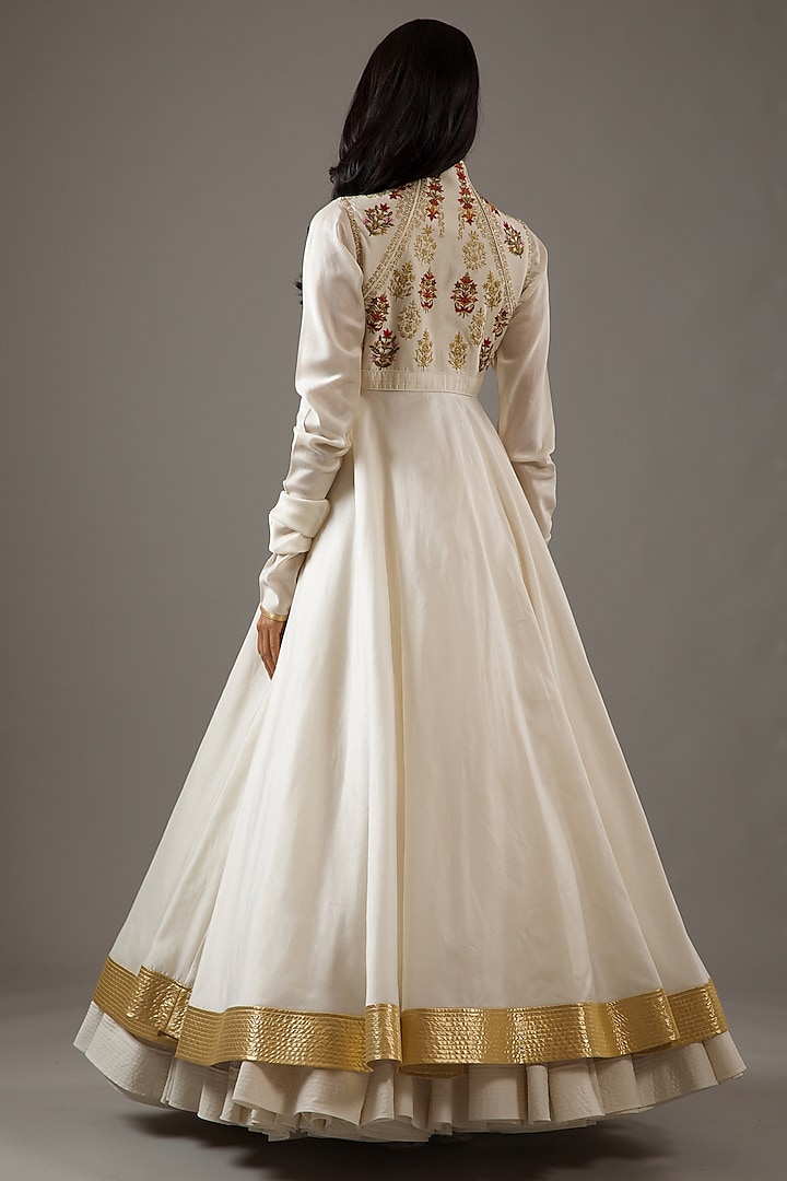 Ivory Chanderi Machine & Hand Embroidered Wedding Anarkali Set by Rohit Bal at Pernia's Pop Up Shop