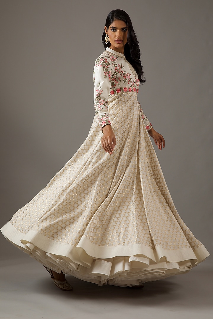Ivory Chanderi Machine Embroidered Wedding Anarkali Set by Rohit Bal at Pernia's Pop Up Shop