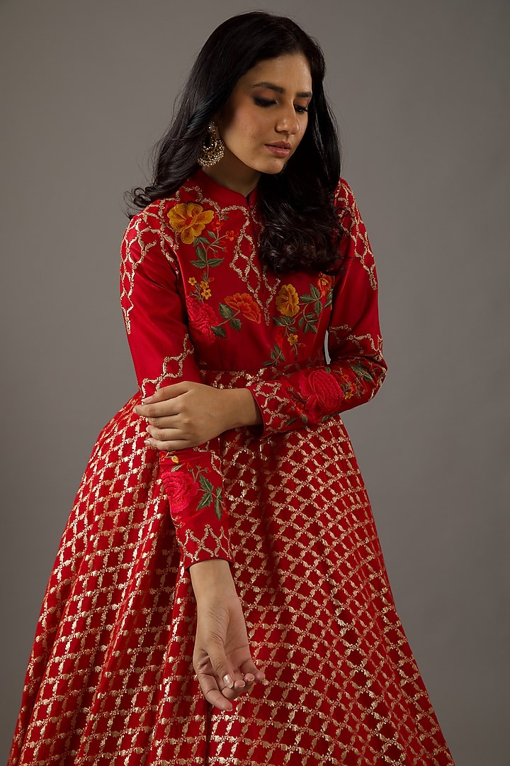 Red Chanderi Machine Embroidered Wedding Anarkali Set by Rohit Bal at Pernia's Pop Up Shop