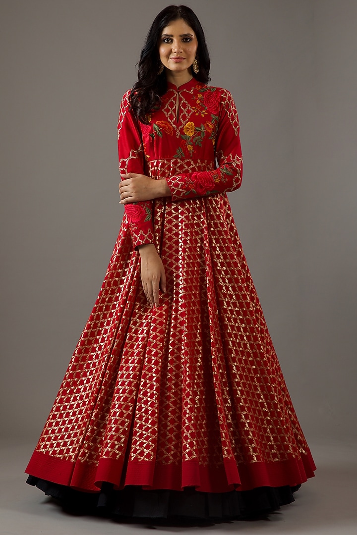 Red Chanderi Machine Embroidered Wedding Anarkali Set by Rohit Bal at Pernia's Pop Up Shop
