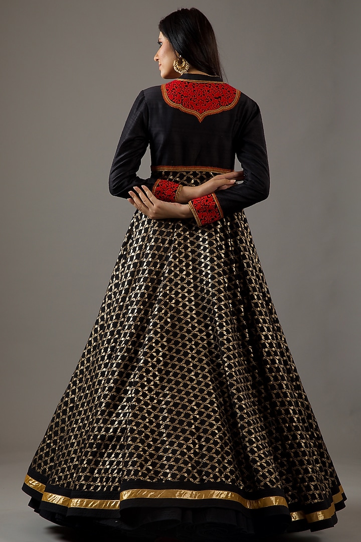 Black Silk Chanderi Embroidered Wedding Anarkali Set by Rohit Bal at Pernia's Pop Up Shop