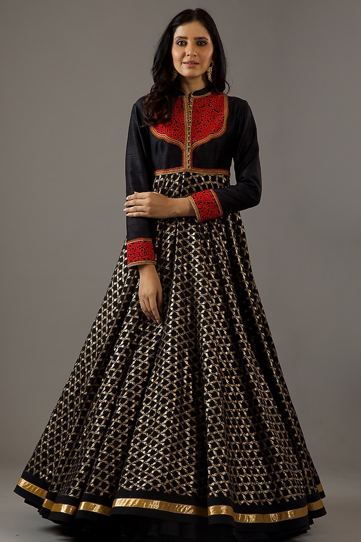Black Silk Chanderi Embroidered Wedding Anarkali Set by Rohit Bal at Pernia's Pop Up Shop