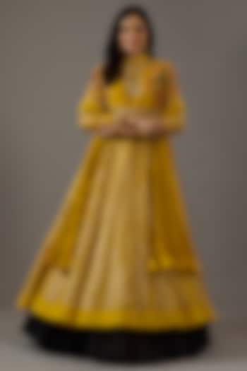 Mustard Silk Chanderi Embroidered Anarkali Set by Rohit Bal at Pernia's Pop Up Shop