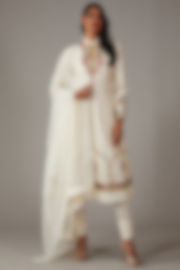 Ivory Silk Chanderi Dori Embroidered Kurta Set by Rohit Bal at Pernia's Pop Up Shop