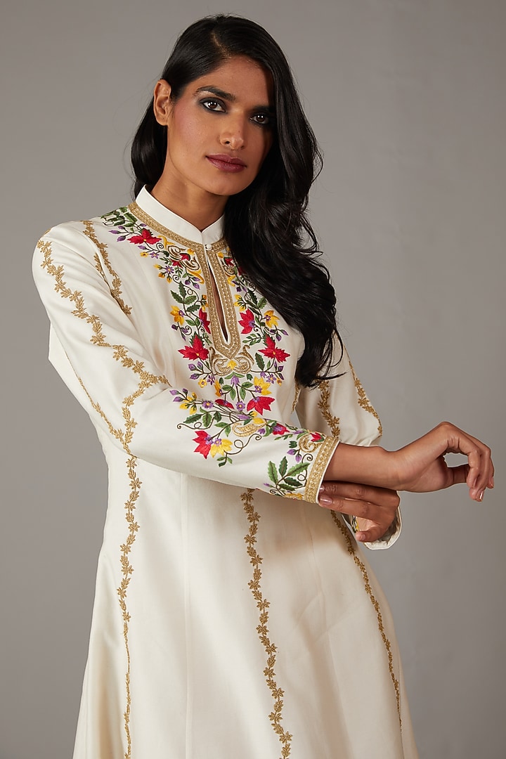 Ivory Silk Chanderi Dori Embroidered Kurta Set by Rohit Bal at Pernia's Pop Up Shop