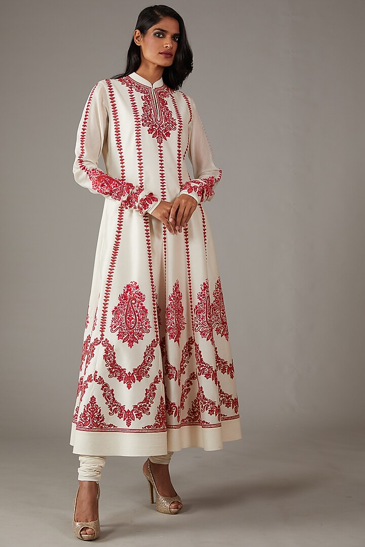 Ivory Silk Chanderi Embroidered Kurta Set by Rohit Bal at Pernia's Pop Up Shop