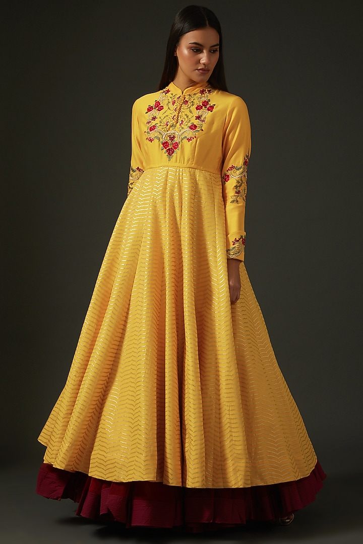 Mango Yellow Embroidered Wedding Anarkali Set by Rohit Bal at Pernia's Pop Up Shop
