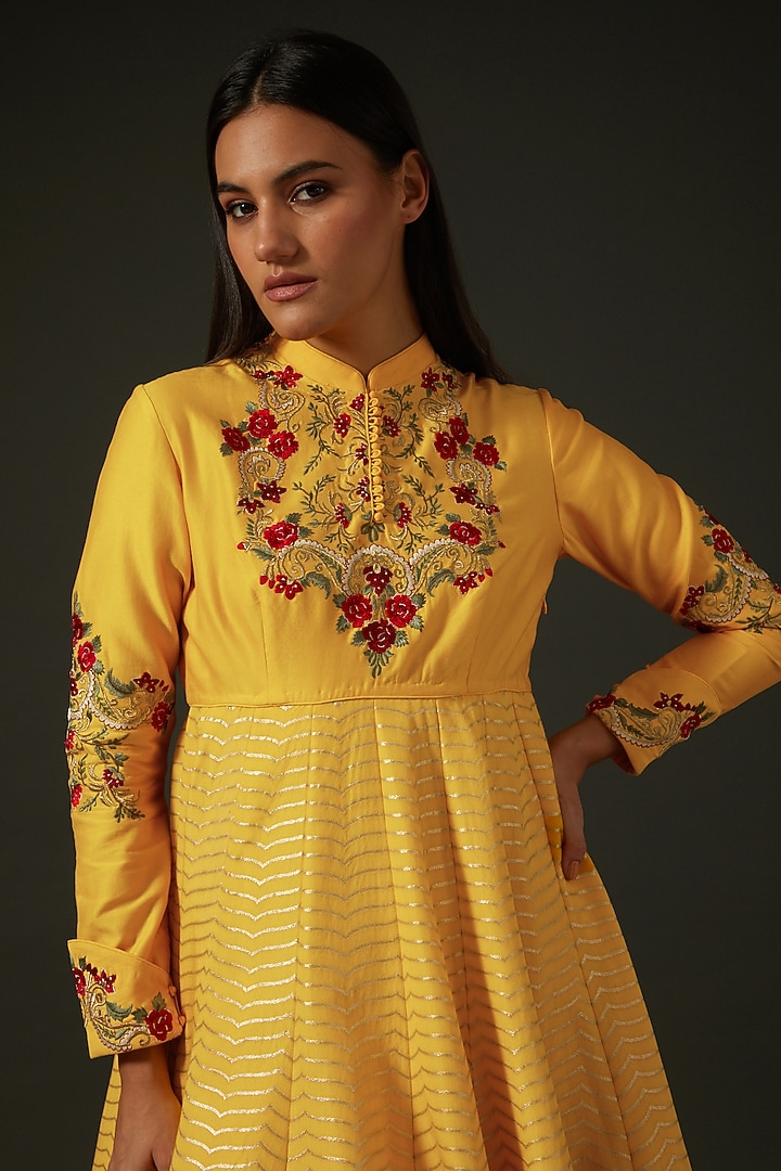 Mango Yellow Embroidered Wedding Anarkali Set by Rohit Bal at Pernia's Pop Up Shop