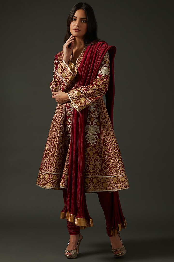 Maroon Embroidered Kurta Set by Rohit Bal