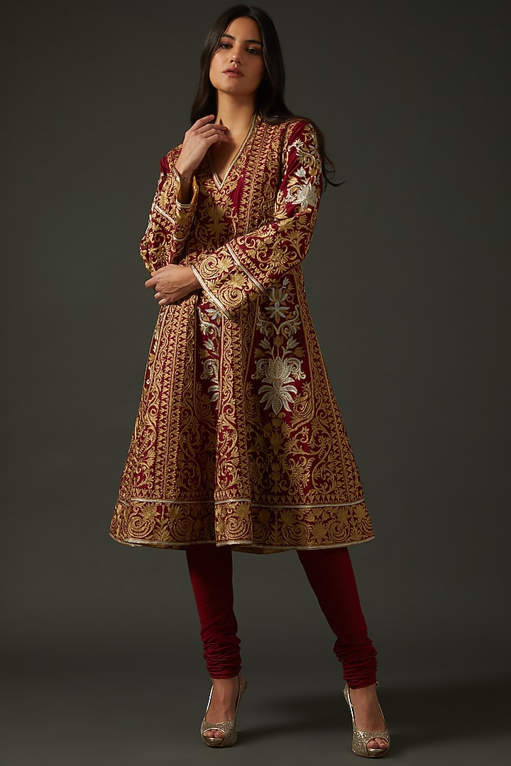 Maroon Embroidered Kurta Set by Rohit Bal at Pernia's Pop Up Shop