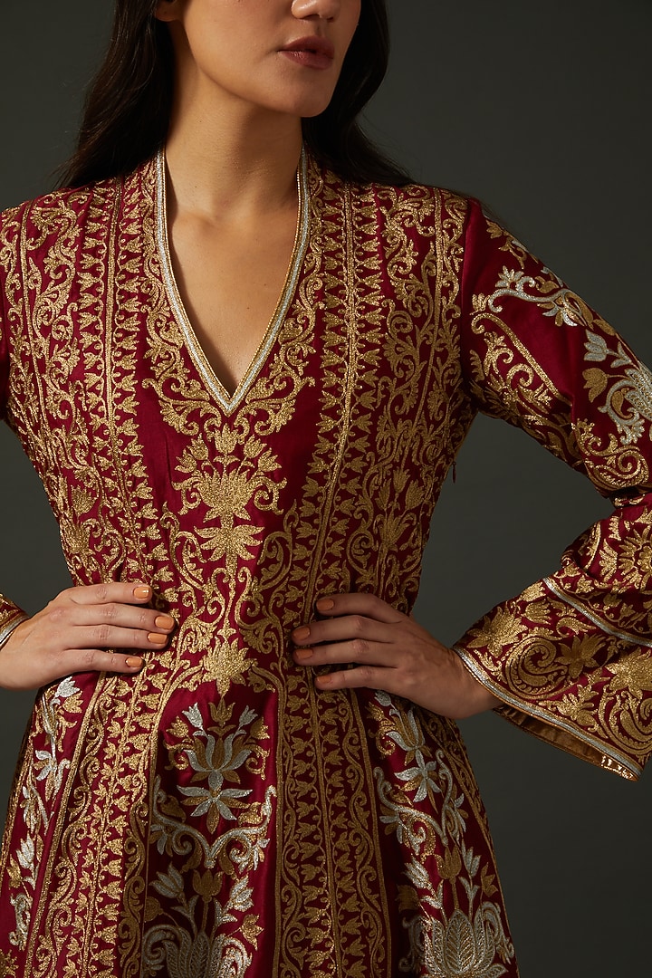 Maroon Embroidered Kurta Set by Rohit Bal at Pernia's Pop Up Shop