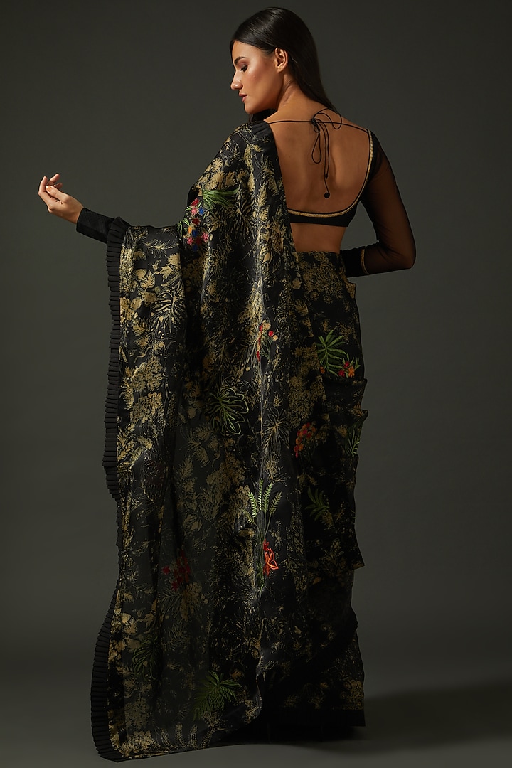 Black Chanderi Digital Printed Saree Set by Rohit Bal at Pernia's Pop Up Shop