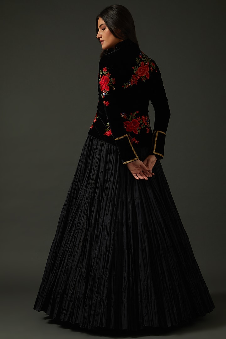 Black Embroidered Short Jacket by Rohit Bal at Pernia's Pop Up Shop