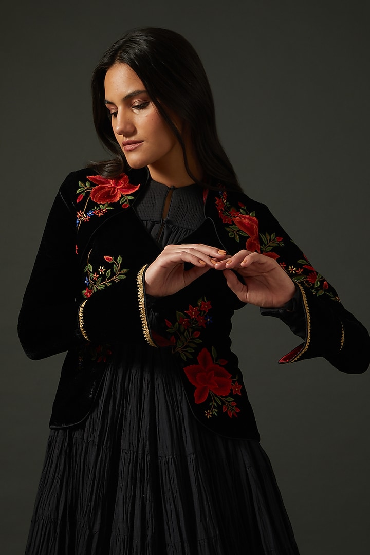 Black Embroidered Short Jacket by Rohit Bal at Pernia's Pop Up Shop