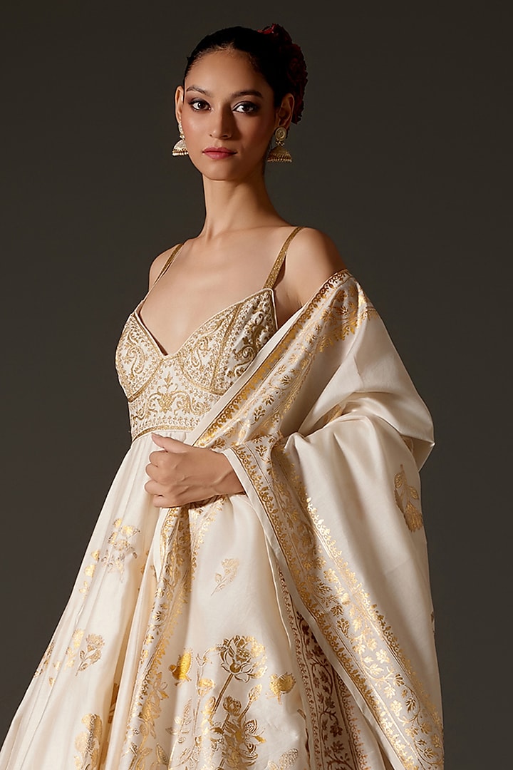 Ivory Chanderi Foil Printed & Aari Embroidered Kalidar Bridal Anarkali Set by Rohit Bal at Pernia's Pop Up Shop