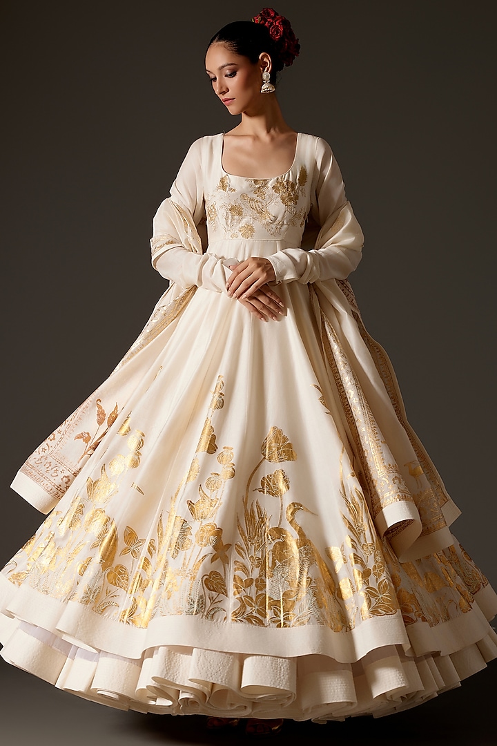 Ivory Chanderi Foil Printed Anarkali Set by Rohit Bal at Pernia's Pop Up Shop