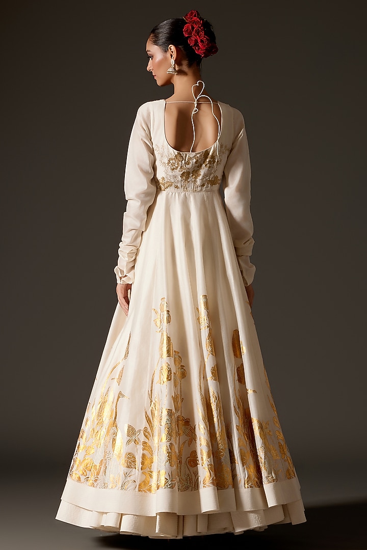 Ivory Chanderi Foil Printed Bridal Anarkali Set by Rohit Bal at Pernia's Pop Up Shop