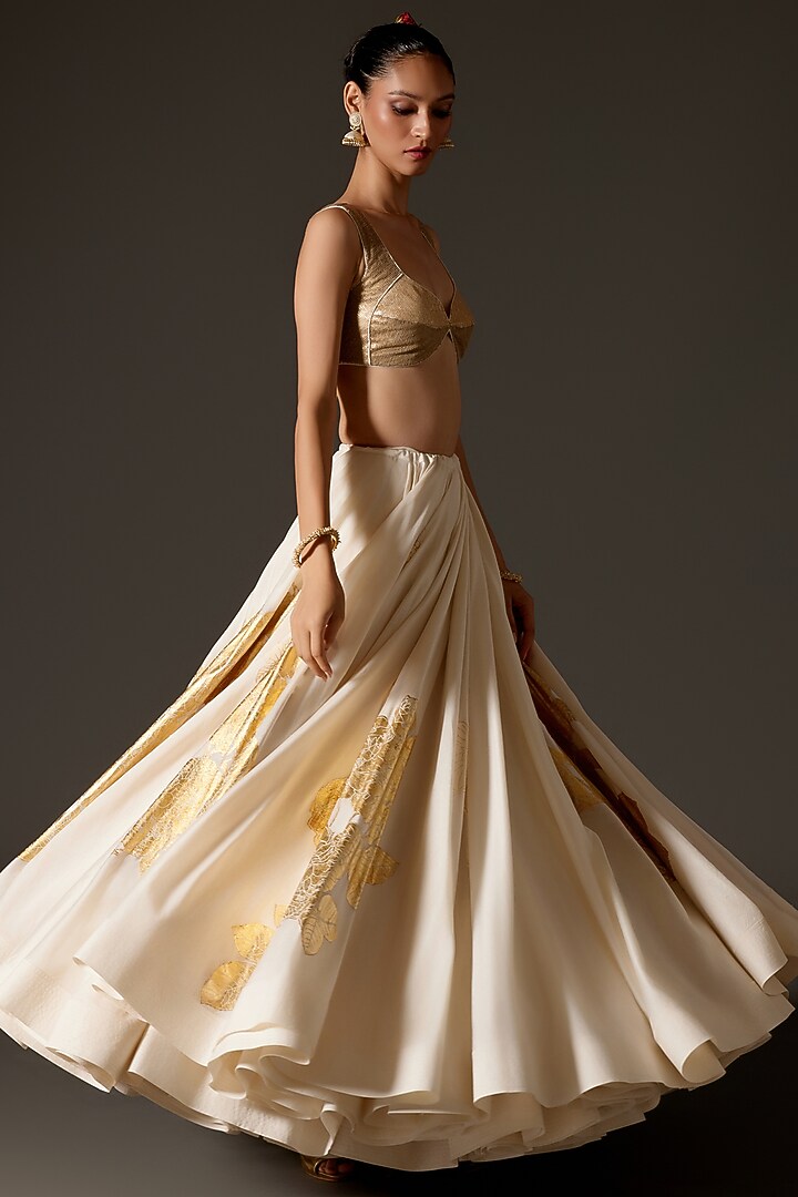 Ivory Chanderi Foil Printed Bridal Anarkali Set by Rohit Bal at Pernia's Pop Up Shop