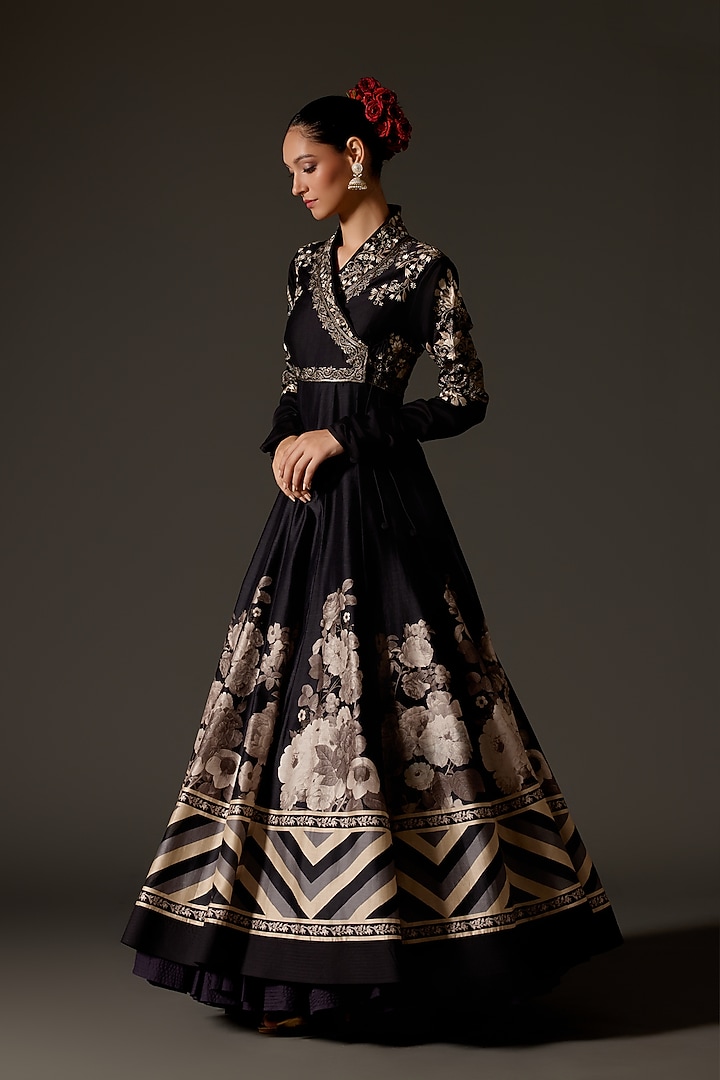 Black Chanderi Digital Printed & Aari Embroidered Kalidar Bridal Anarkali Set by Rohit Bal at Pernia's Pop Up Shop