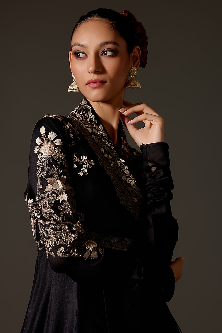 Black Chanderi Digital Printed & Aari Embroidered Kalidar Bridal Anarkali Set by Rohit Bal at Pernia's Pop Up Shop