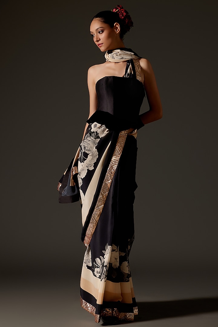 Black & Ivory Crepe Digital Dye Printed Wedding Saree Set by Rohit Bal at Pernia's Pop Up Shop