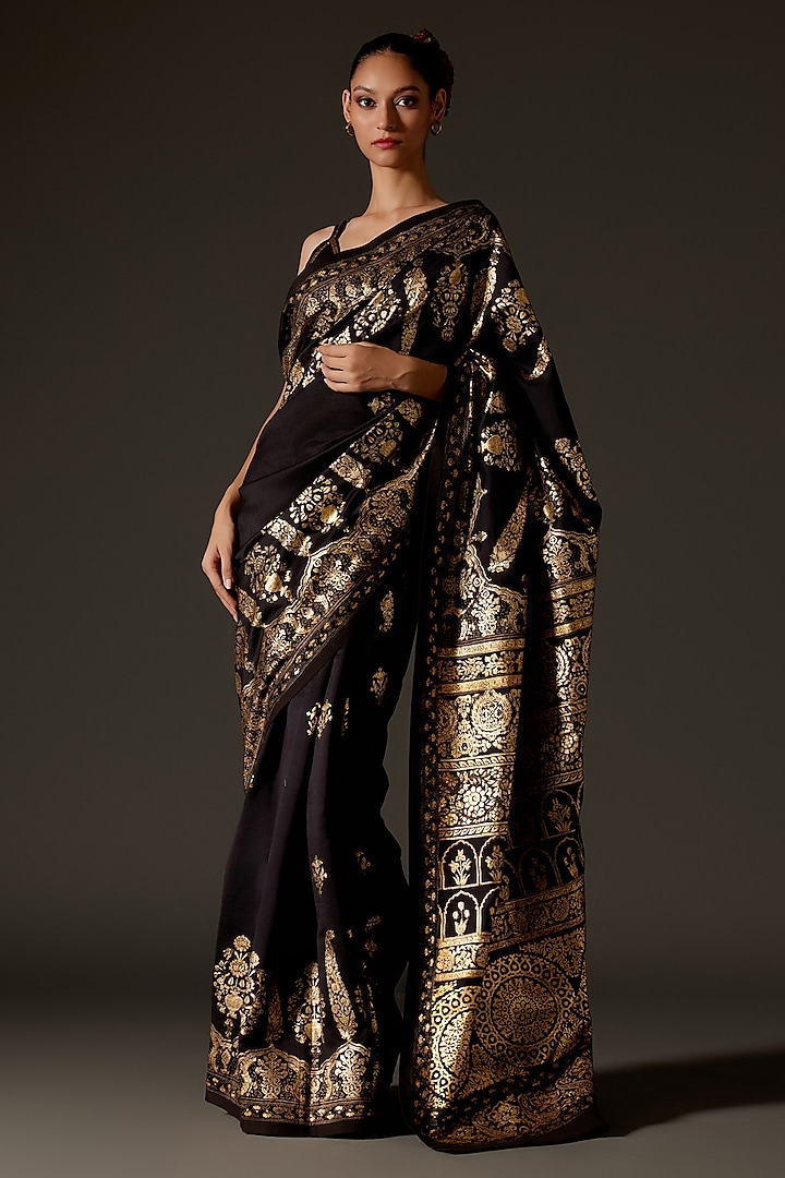 Black Chanderi Foil Printed Saree Set by Rohit Bal at Pernia's Pop Up Shop