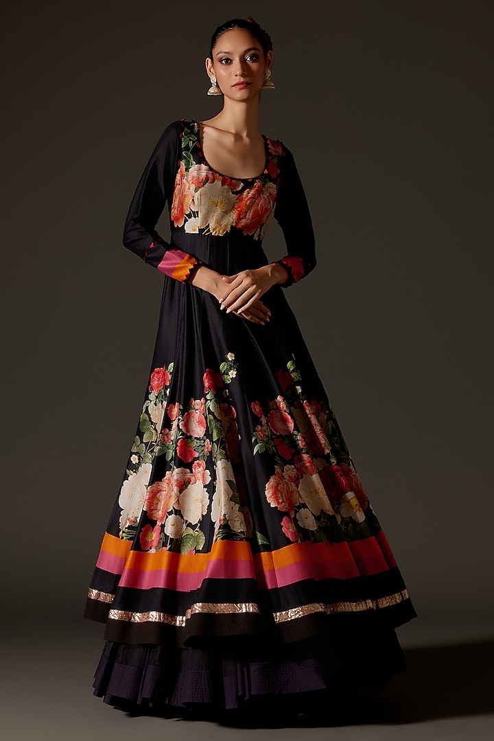 Black Chanderi Digital Printed & Hand Embroidered Bridal Anarkali Set by Rohit Bal at Pernia's Pop Up Shop