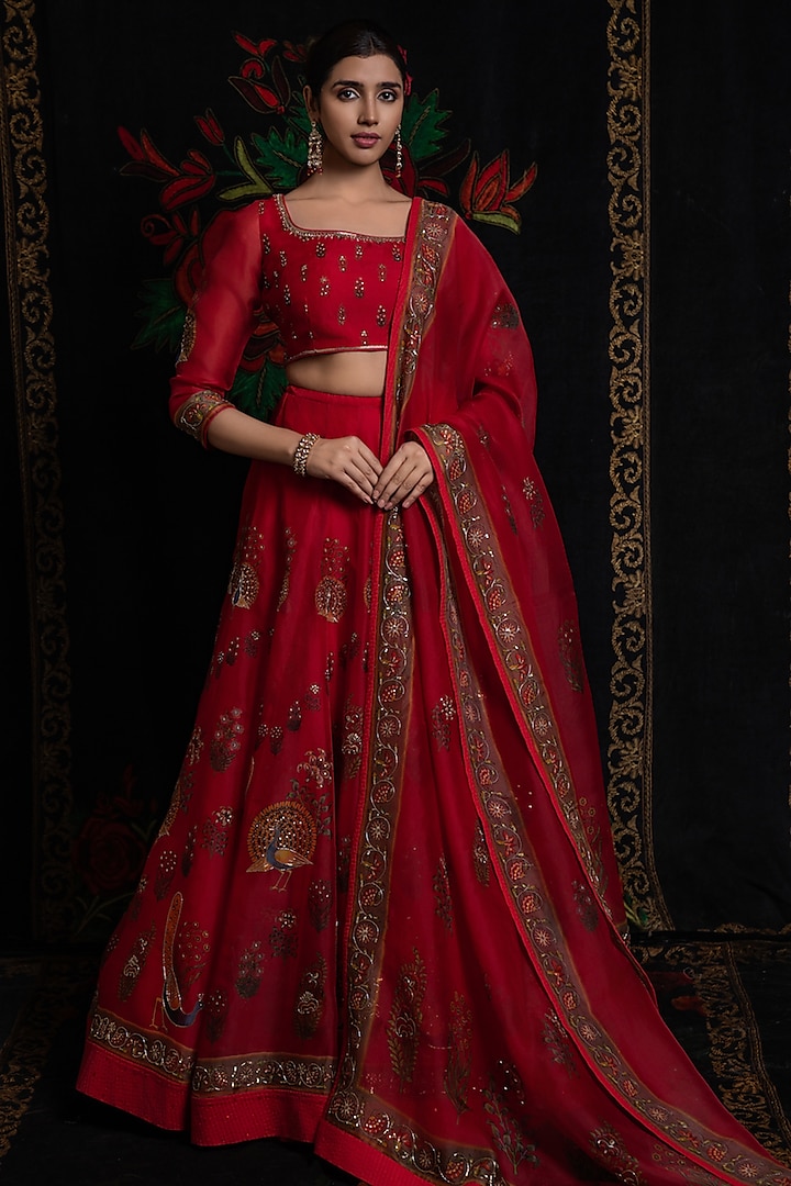 Red Organza Digital Printed & Hand Embellished Bridal Lehenga Set by Rohit Bal at Pernia's Pop Up Shop