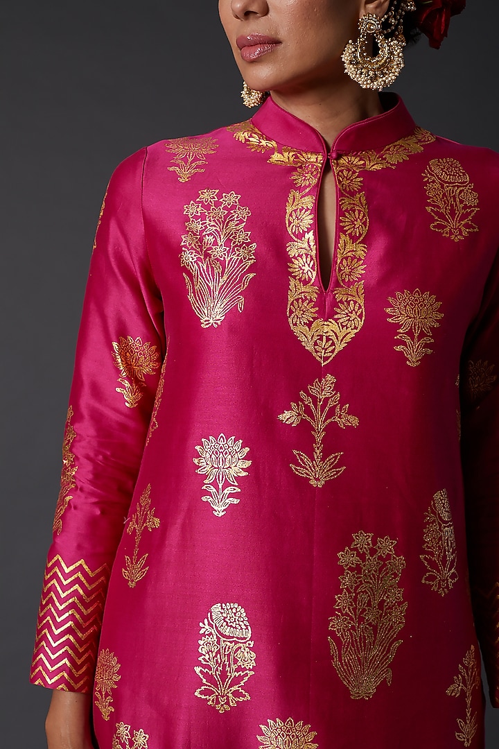 Fuchisa Block Printed Kurta Set by Balance by Rohit Bal at Pernia's Pop Up Shop