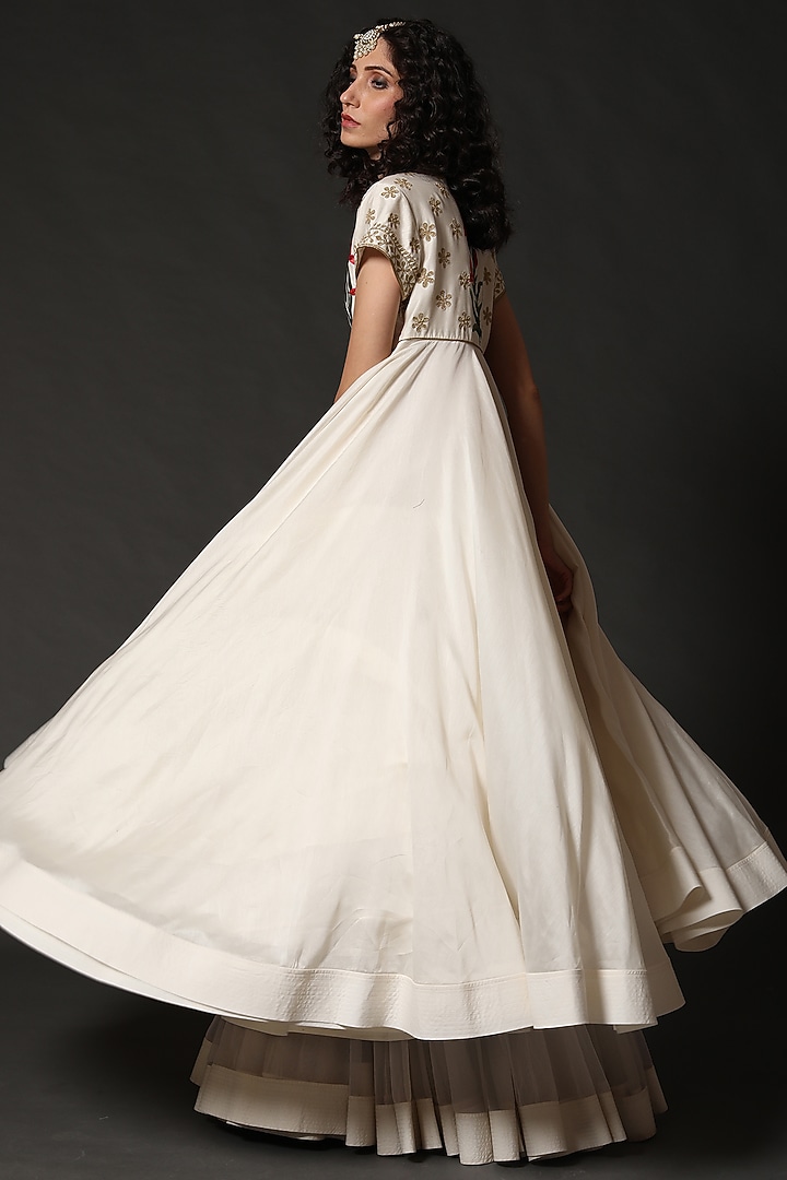 Ivory Embroidered Wedding Anarkali Set by Rohit Bal at Pernia's Pop Up Shop